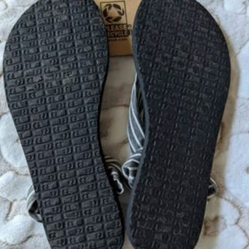 NWT Sanuk Yoga Slingback Sandals Gray/White Striped Size 8 - Picture 4 of 4